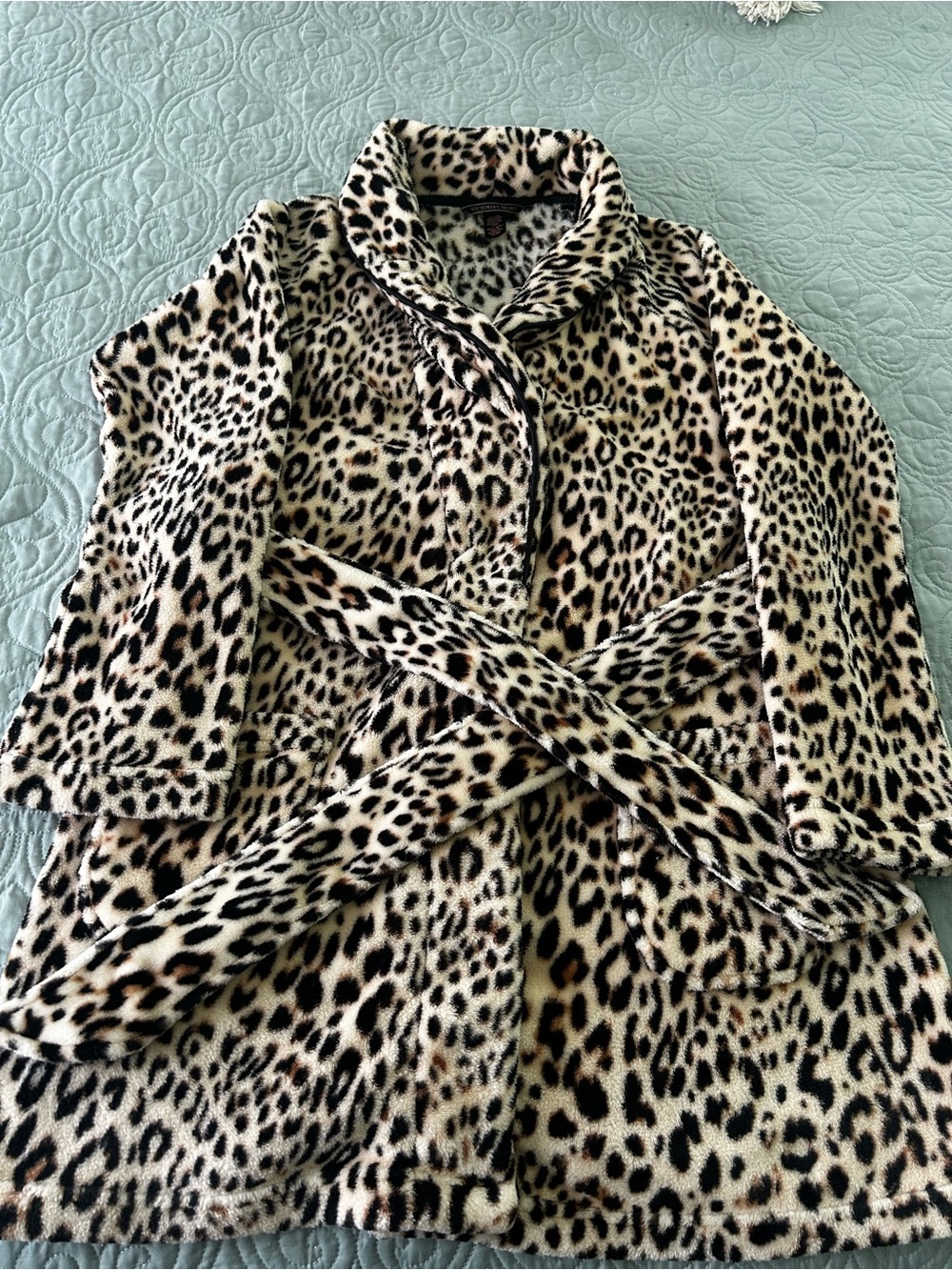 Victoria's Secret Leopard Print Plush Robe - Cream and Black